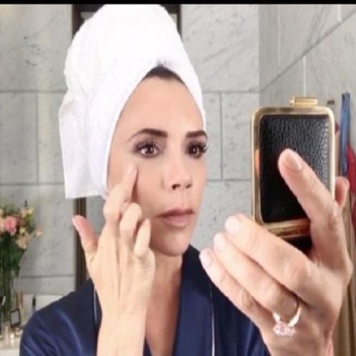 Victoria Beckham : feci di usignolo come maschera di bellezza:!!!
 Quando si tra…